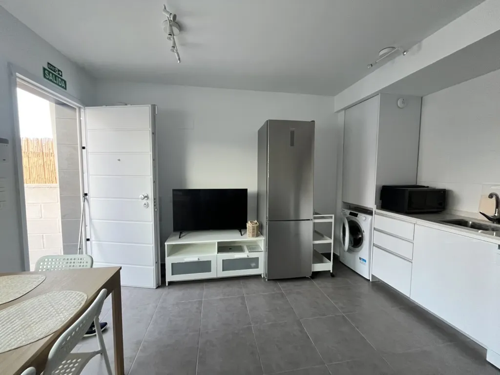 Prywatny taras apartamentu z dostępem do basenu wspólnotowego Gran Alacant