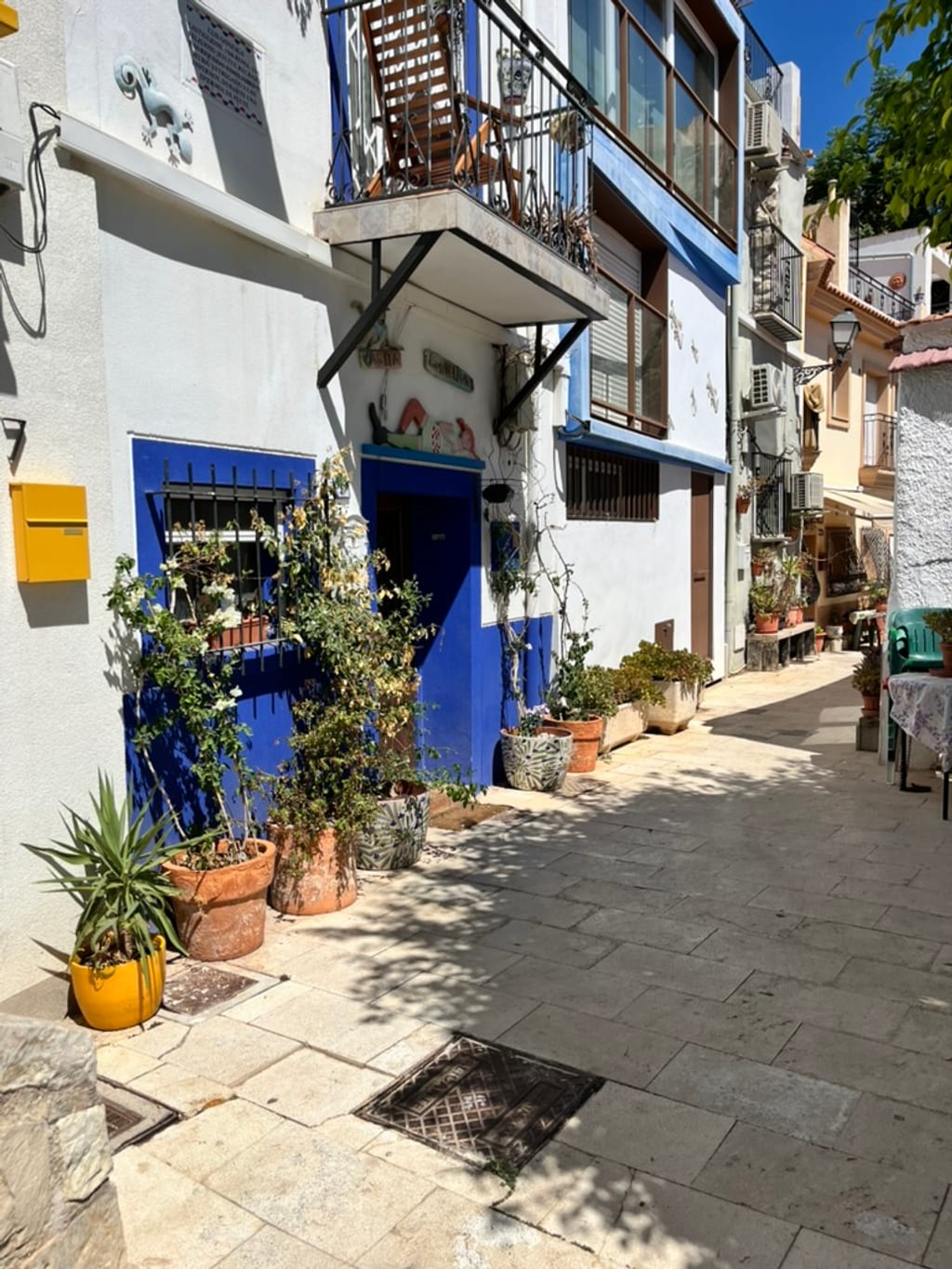 Charakterystyczne detale architektury Starego Miasta Alicante